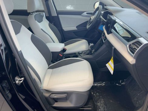 New 2026 Volkswagen Taos SE image 30