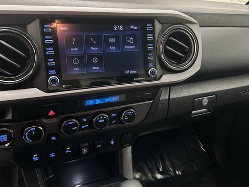 Certified 2023 Toyota Tacoma TRD Off-Road w/ Technology Package AWD/4WD image 12
