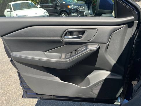 Used 2026 Nissan Rogue SL AWD/4WD image 18