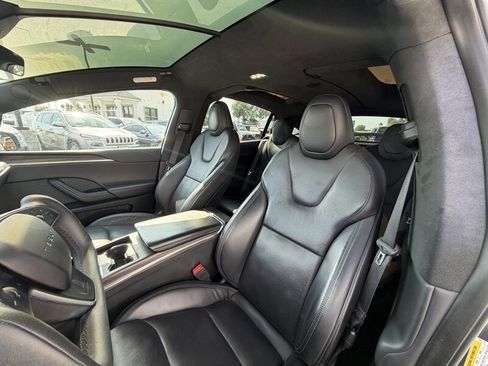 Used 2022 Tesla Model X AWD/4WD image 31