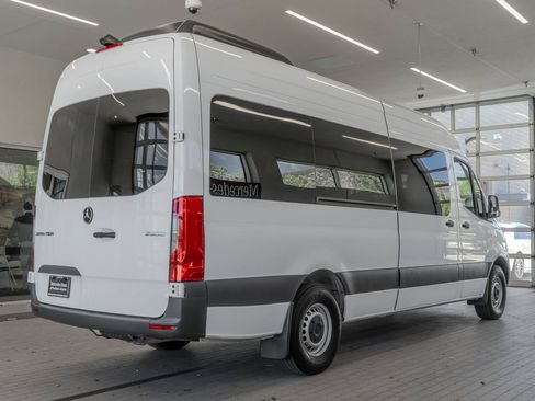 Used 2025 Mercedes-Benz Sprinter 2500 image 29