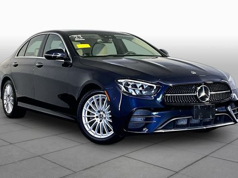 Used 2023 Mercedes-Benz E 350 4MATIC Sedan image 3