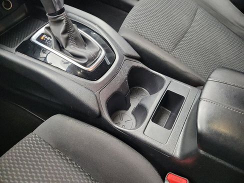 Used 2018 Nissan Rogue Sport S image 26