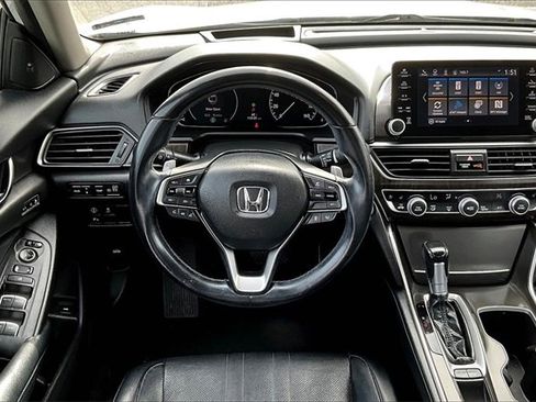 Used 2018 Honda Accord Touring image 5
