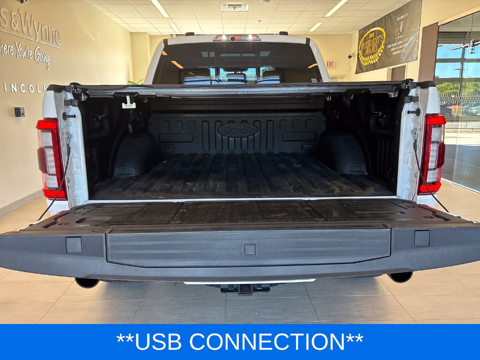 Used 2021 Ford F150 Raptor w/ Raptor 37 Performance Package AWD/4WD image 10