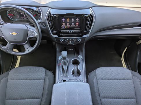 Used 2022 Chevrolet Traverse LT FWD image 11