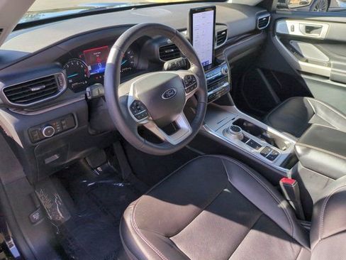 Used 2023 Ford Explorer Limited w/ Limited Technology Package image 13