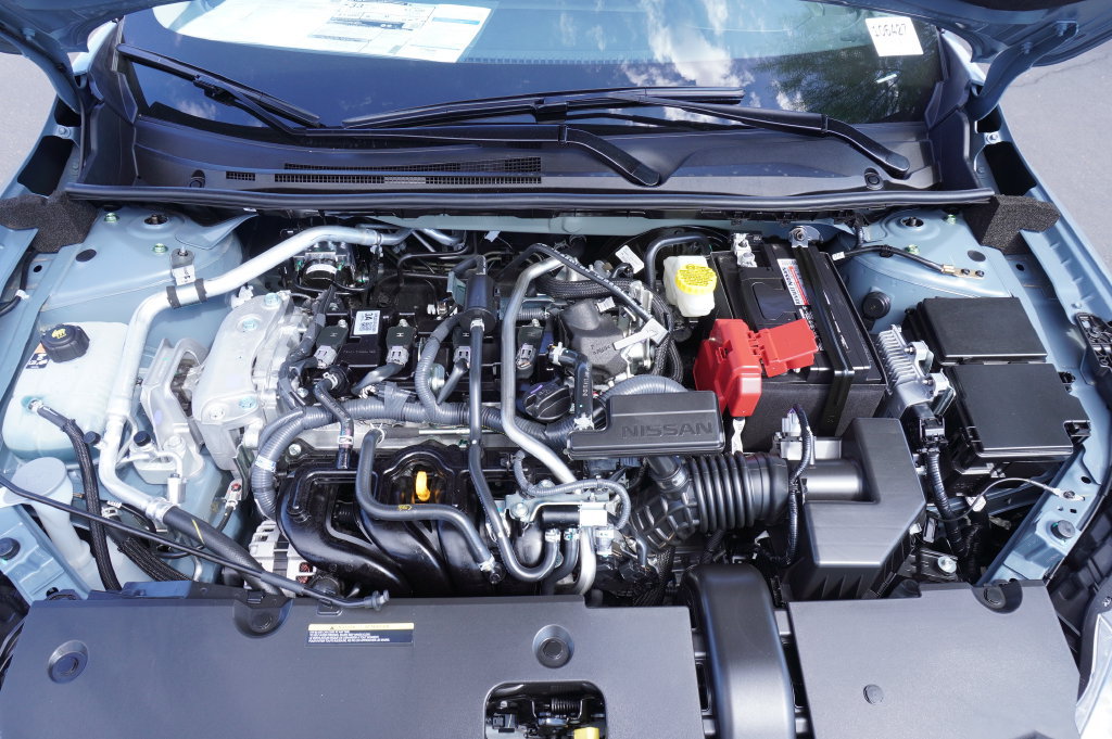 Certified 2025 Nissan Sentra SR FWD image 6