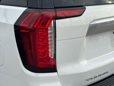 Used 2024 GMC Yukon Denali image 12