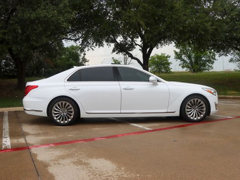 Used 2018 Genesis G90 3.3T Premium RWD image 8