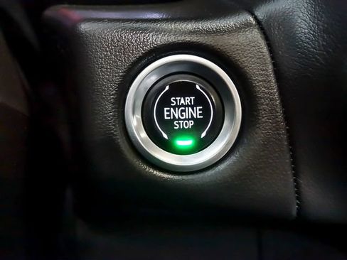 Certified 2021 Chevrolet Suburban RST w/ Luxury Package AWD/4WD image 23