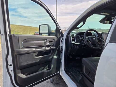 New 2026 RAM 2500 Big Horn AWD/4WD image 11