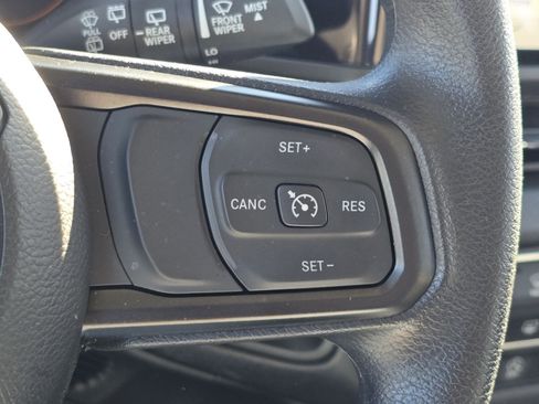 Used 2025 Jeep Wrangler Sport image 27