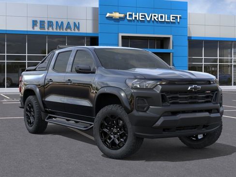 New 2026 Chevrolet Colorado Trail Boss w/ Midnight Edition AWD/4WD image 8