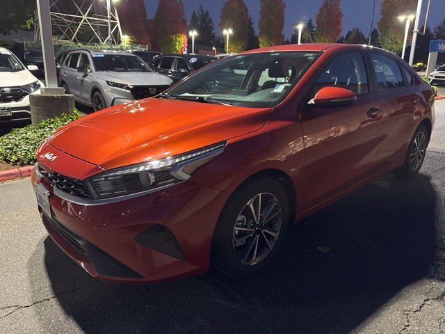 Used 2023 Kia Forte LXS w/ LXS Technology Package FWD image 2