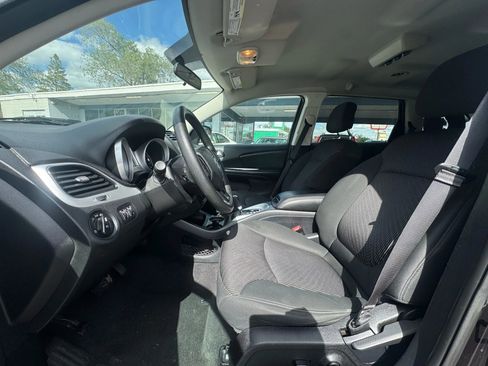 Used 2012 Dodge Journey SXT w/ Flexible Seating Group image 9