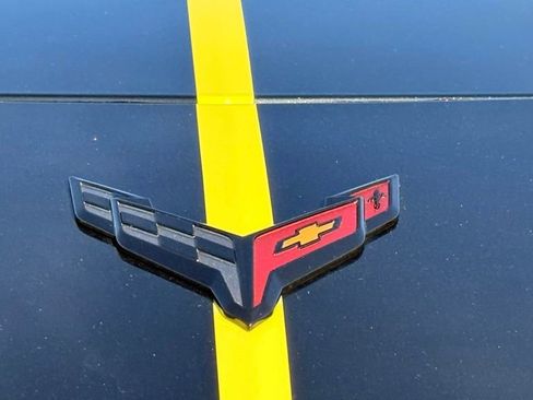 Used 2021 Chevrolet Corvette Stingray Premium Conv w/ Z51 Performance Package RWD image 43