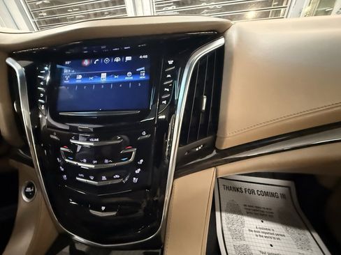 Used 2019 Cadillac Escalade Platinum image 45
