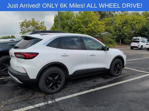 Used 2023 Ford Escape Active w/ Tech Pack #1 AWD/4WD image 2