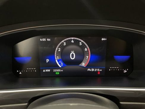 Certified 2023 Volkswagen Tiguan SE w/ Panoramic Sunroof Package AWD/4WD image 13