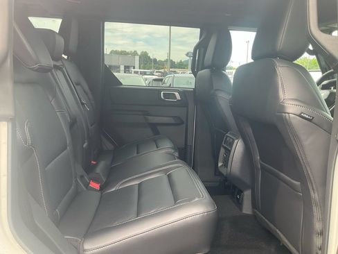 New 2026 Ford Bronco Outer Banks w/ Sasquatch Package AWD/4WD image 13