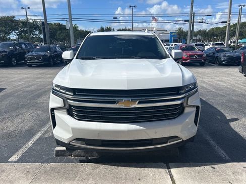 Used 2022 Chevrolet Suburban LT RWD image 2