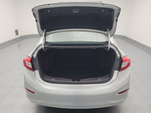 Used 2018 Chevrolet Cruze LS FWD image 29