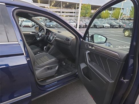 Used 2024 Volkswagen Tiguan SEL R-Line image 29