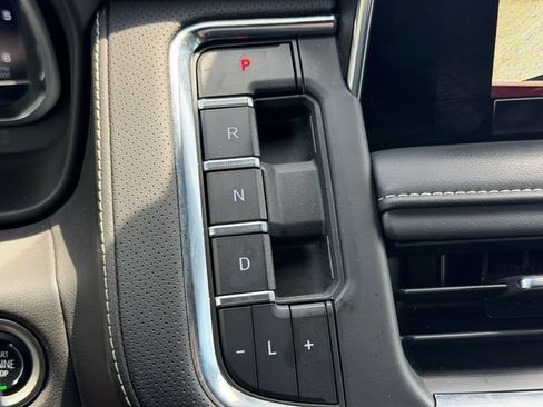 Certified 2024 GMC Yukon SLT RWD image 25