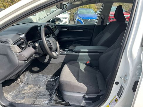 Used 2025 Toyota Camry LE image 23