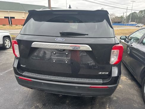 Used 2022 Ford Explorer XLT image 27