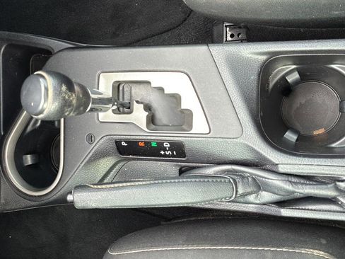 Used 2018 Toyota RAV4 XLE image 17