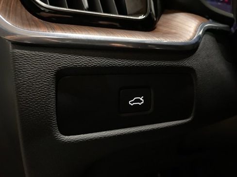 Used 2023 Volvo XC60 B5 Plus w/ Protection Package Premier image 35