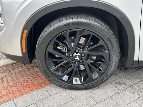 Used 2023 Mitsubishi Outlander SEL Black Edition image 9