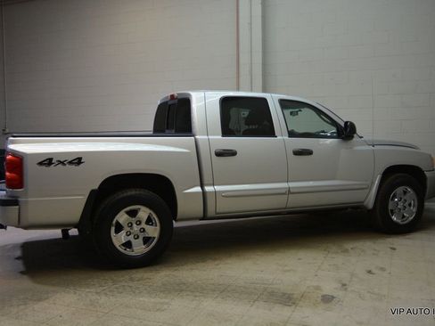 Used 2005 Dodge Dakota SLT image 32