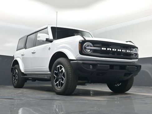 Used 2023 Ford Bronco Outer Banks image 42