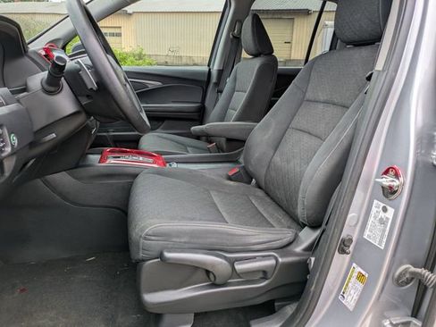 Used 2021 Honda Ridgeline Sport image 8