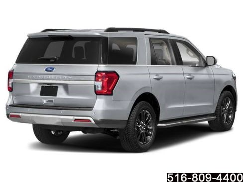 Used 2023 Ford Expedition XLT AWD/4WD image 2