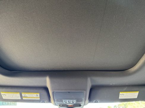 Used 2019 Land Rover Discovery HSE Luxury image 3