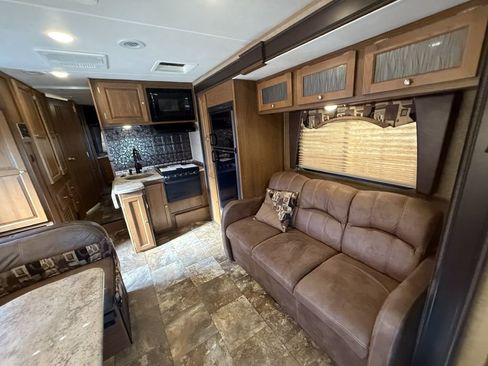 Used 2016 Ford E-450 and Econoline 450 Super Duty w/ Motorhome Prep Package image 36