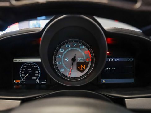 Used 2013 Ferrari 458 Spider RWD image 39