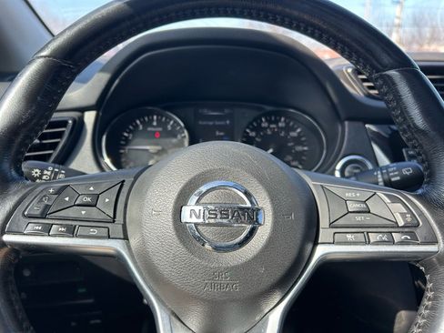 Used 2017 Nissan Rogue Sport SL w/ SL Premium Package image 19