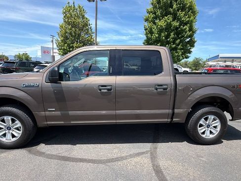 Used 2017 Ford F150 XLT AWD/4WD image 7