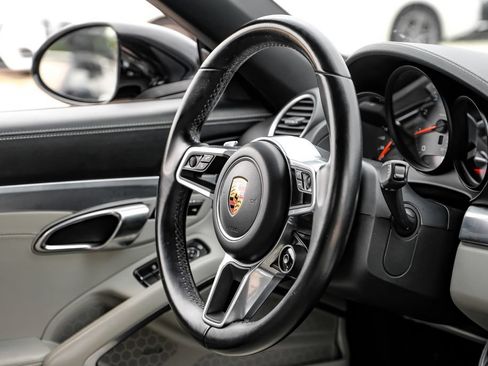Used 2018 Porsche 718 Boxster S RWD image 18