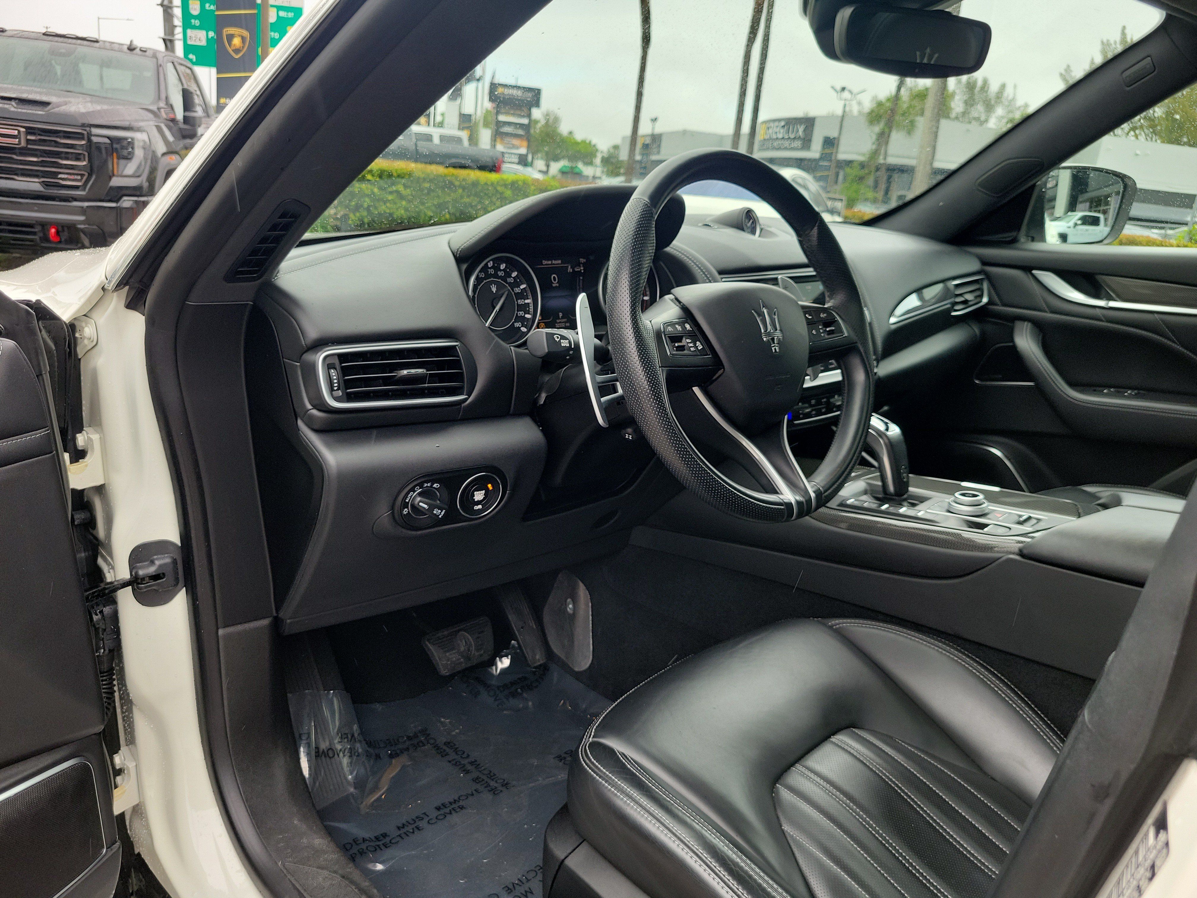 Used 2023 Maserati Levante GT AWD/4WD image 9
