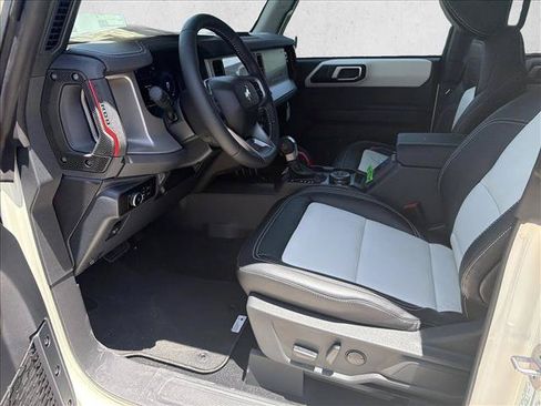 New 2026 Ford Bronco Outer Banks w/ Sasquatch Package AWD/4WD image 11