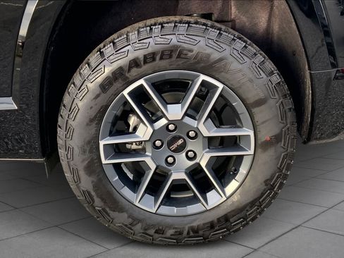 New 2026 GMC Terrain AT4 w/ LPO, Black Badging Package AWD/4WD image 11