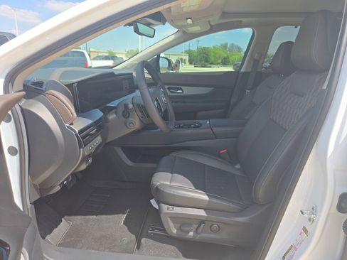 Used 2025 Nissan Murano Platinum w/ Cargo Package image 8