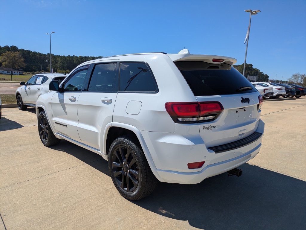 Used 2019 Jeep Grand Cherokee Altitude RWD image 3