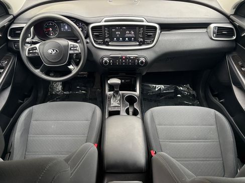 Used 2020 Kia Sorento FWD V6 image 11